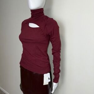 Commense Burgundy Turtleneck Top Cutout Long Sleeve‎ Fitted Casual Knit Size L